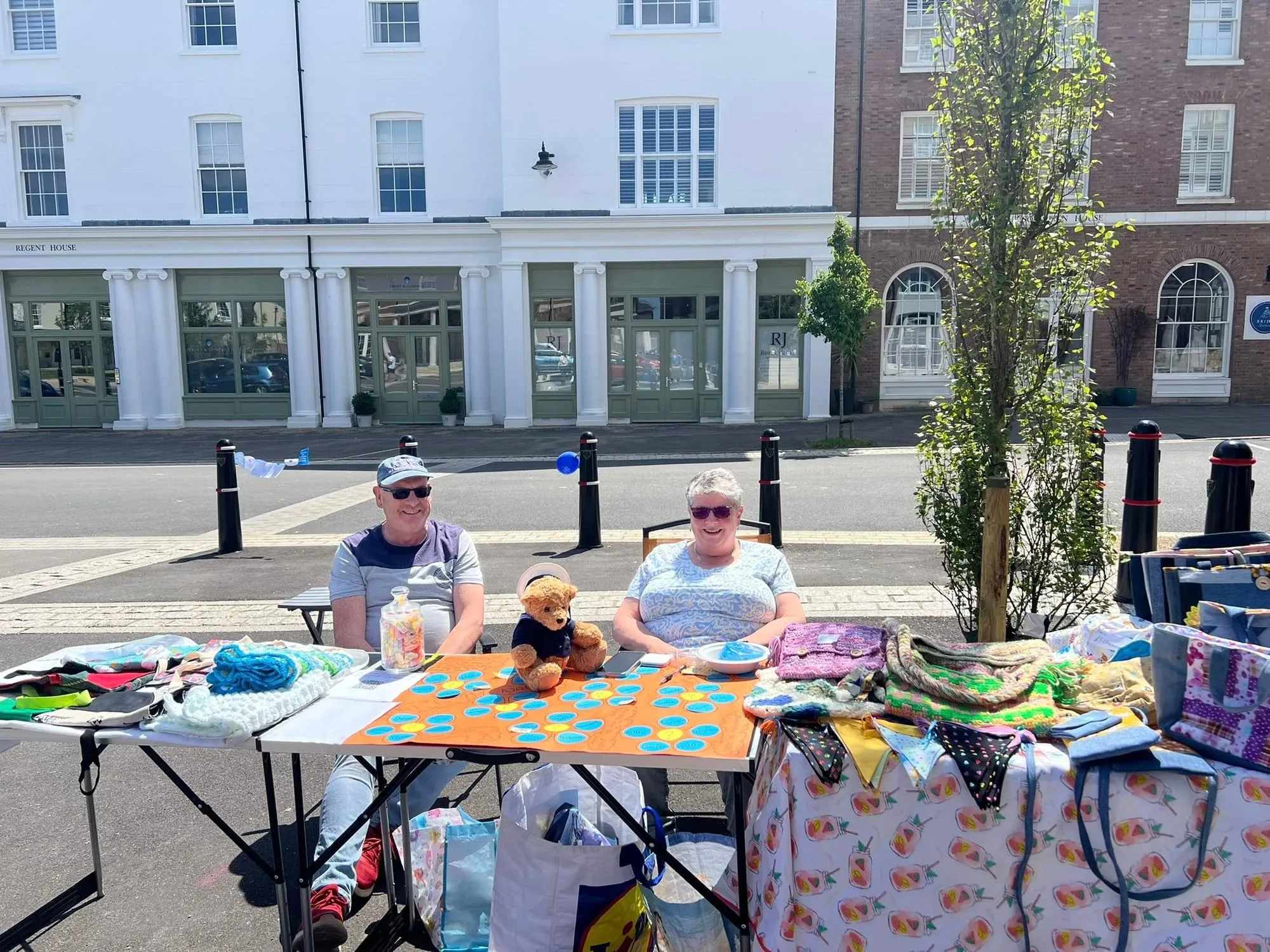 Community Kindness Shines: Helping Hands Fundraiser Raises £770 for Alzheimer's, photo 6 of 9